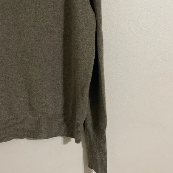 Nili Lotan cashmere turtleneck sweater large - Picture 8 of 9